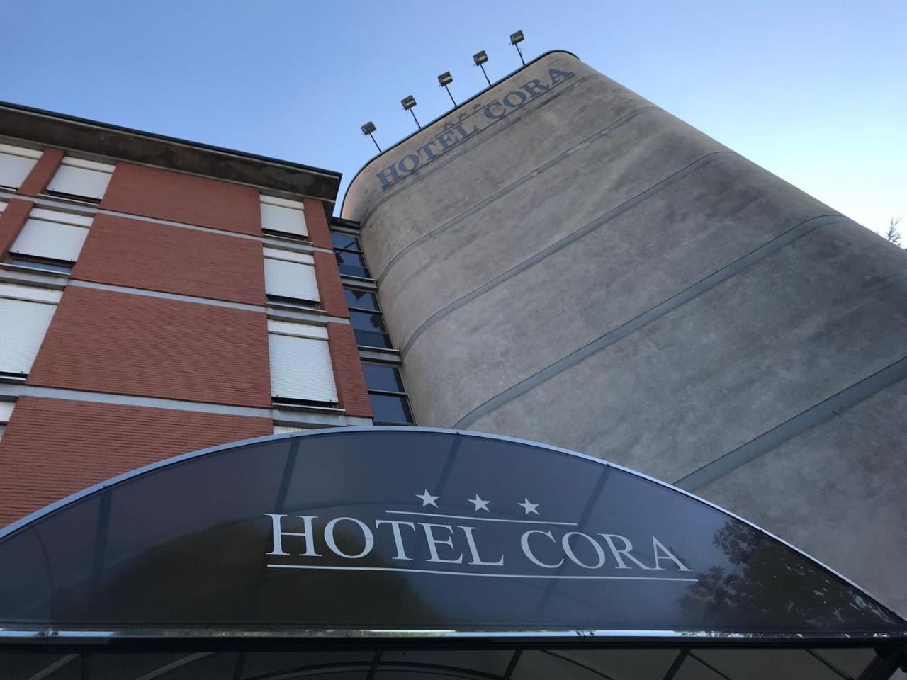 Hotel Cora Carate Brianza Exterior foto